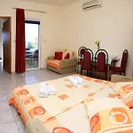 & Petra - One Bedroom With Balcony And Sea View *