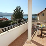 Apartmán & Petra - One Bedroom With Balcony And Sea View