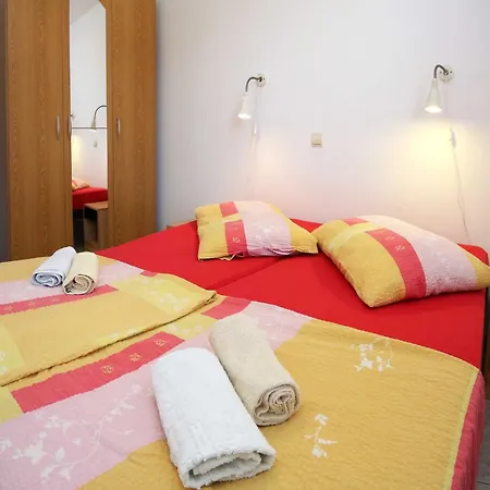Lejlighed & Petra - One Bedroom With Balcony And Sea View