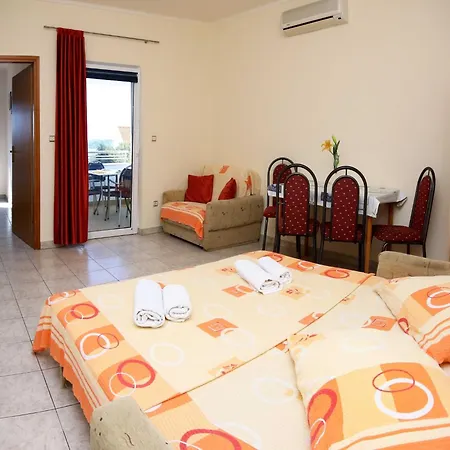 & Petra - One Bedroom With Balcony And Sea View *