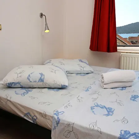 & Petra - One Bedroom With Balcony And Sea View Lejlighed Žaborić