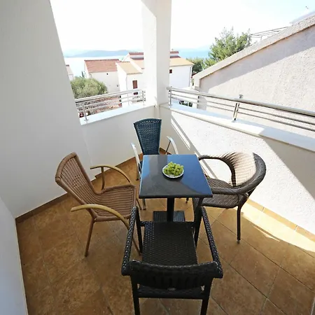 Lejlighed & Petra - One Bedroom With Balcony And Sea View *