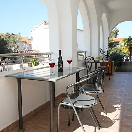 & Petra - One Bedroom With Balcony And Sea View Apartment Zaboric