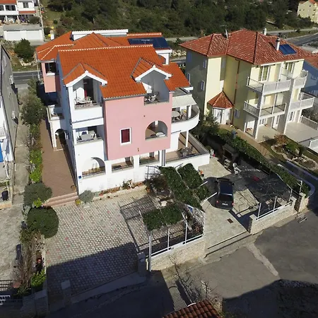 & Petra - One Bedroom With Balcony And Sea View Lejlighed *