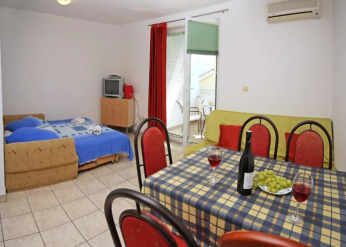 & Petra - One Bedroom With Balcony And Sea View Apartment