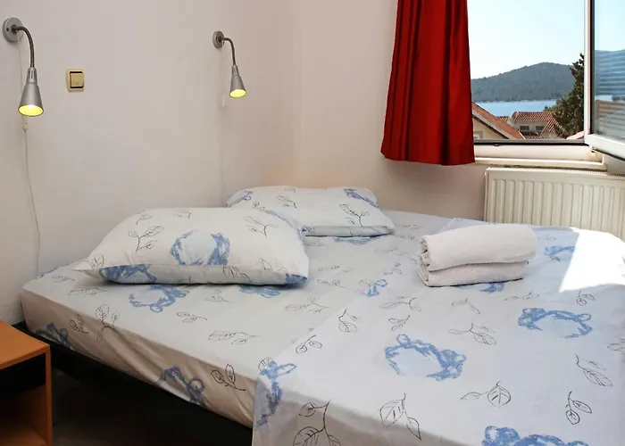 & Petra - One Bedroom With Balcony And Sea View 아파트 자보리치