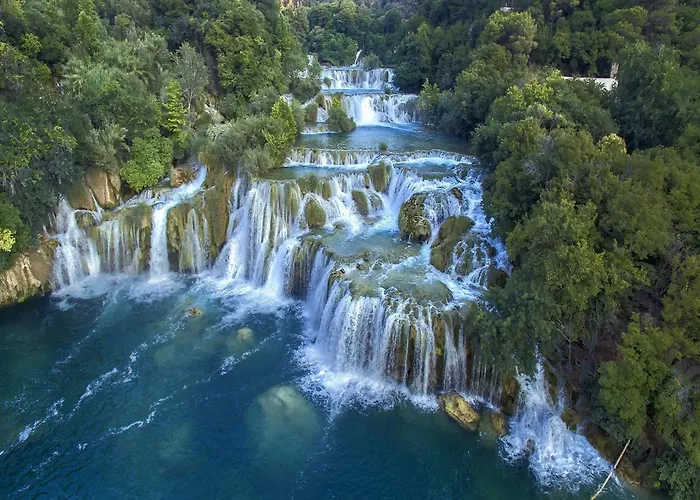 & Petra - One Bedroom With Balcony And Sea View Apartment *